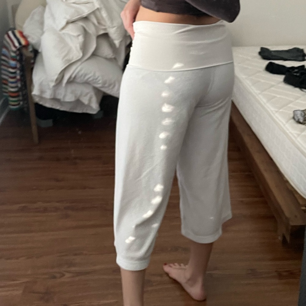 Ralph Lauren White fold over Terry cloth capris - Picture 3 of 6